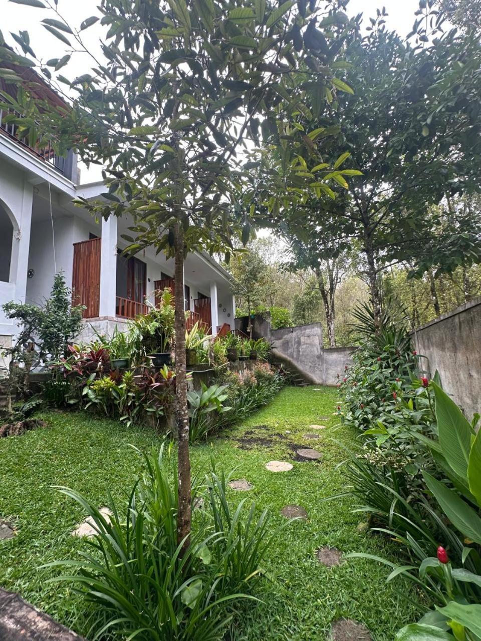 Umah Yugadi Bali Apartamento Munduk Quarto foto
