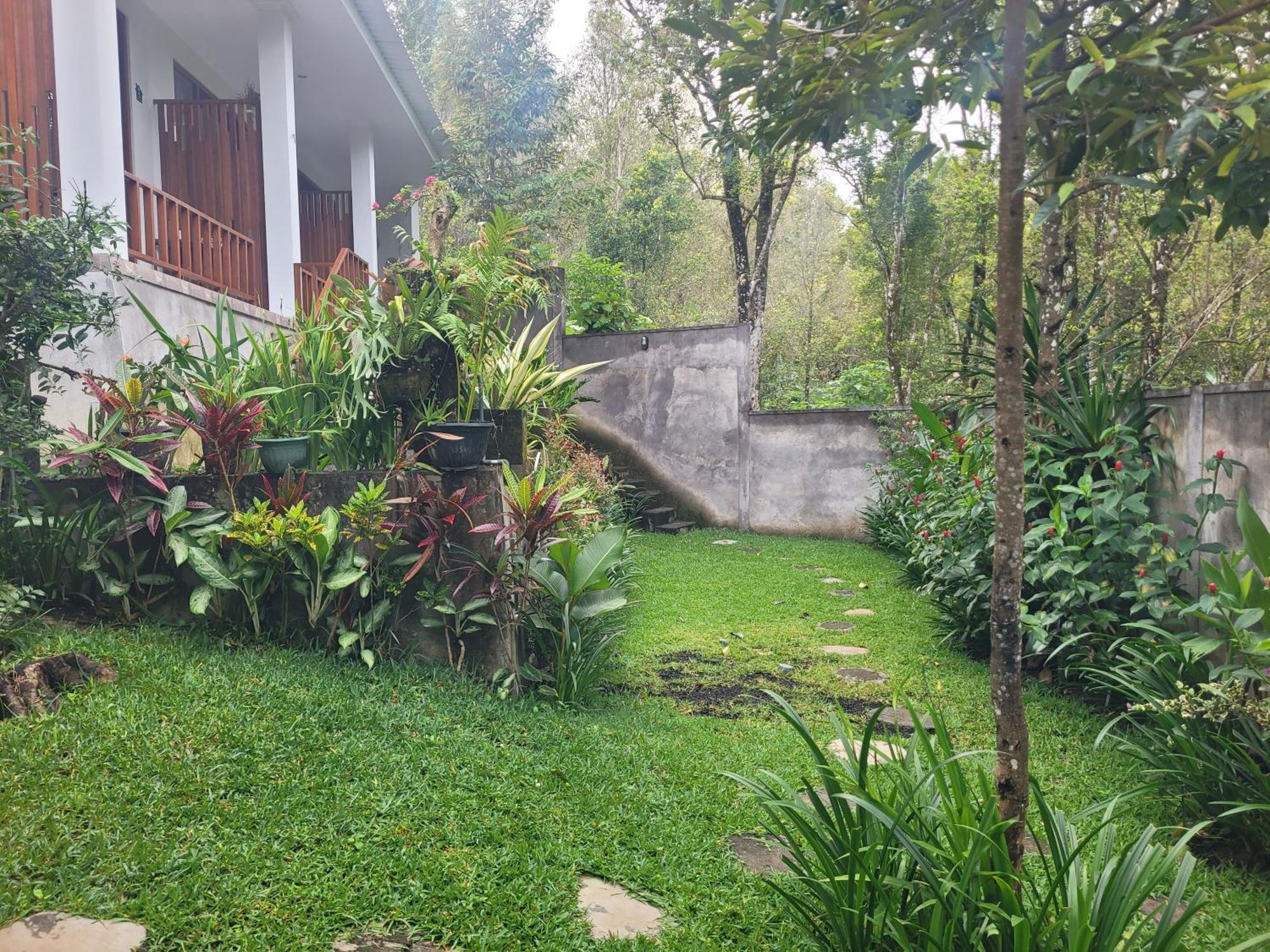 Umah Yugadi Bali Apartamento Munduk Exterior foto